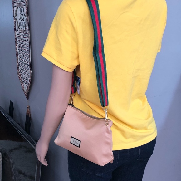 Gucci pouch converted in to shoulder bag /cross body. - Picture 11 of 16